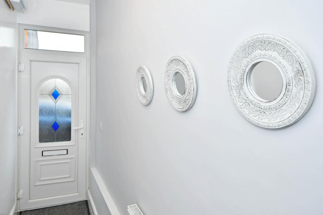 Find A Spacious And Stylish Escape In The Centre At Sturgess House, Perfect For Longer Stays! Apartment Stoke-on-Trent