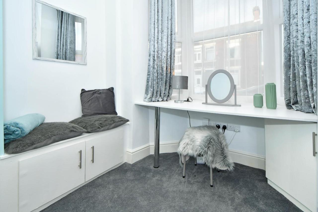 Find A Spacious And Stylish Escape In The Centre At Sturgess House, Perfect For Longer Stays!