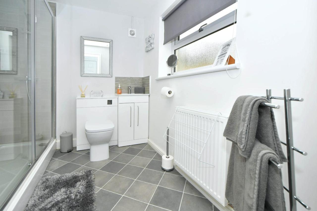 Find A Spacious And Stylish Escape In The Centre At Sturgess House, Perfect For Longer Stays! Apartment Stoke-on-Trent